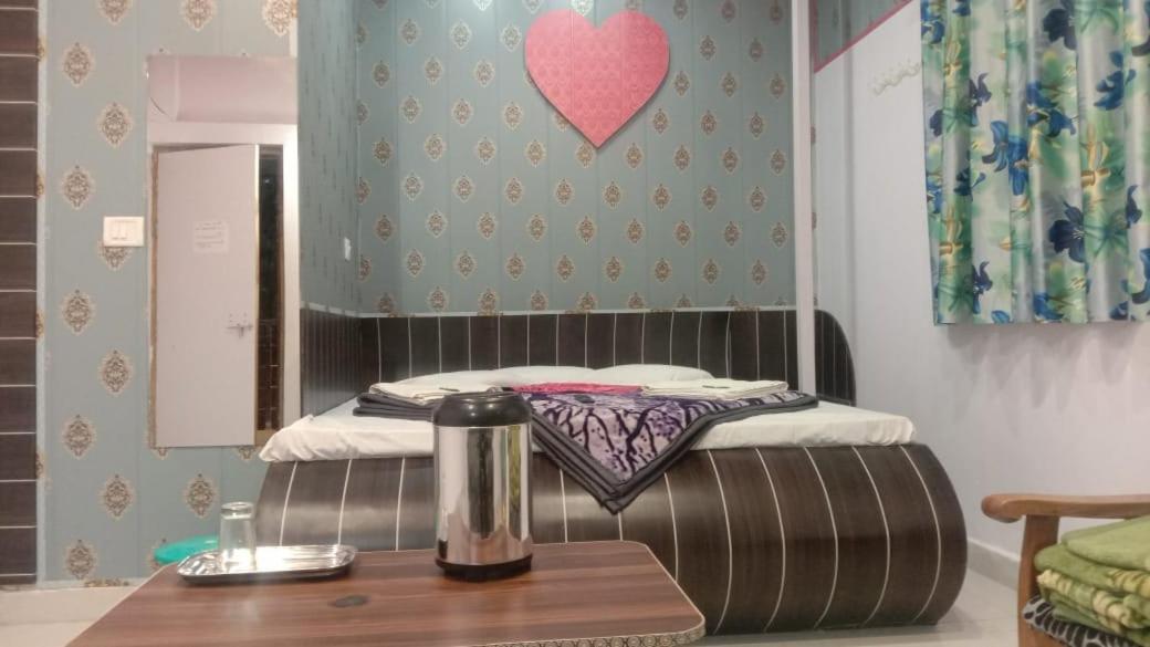 Hotel Rajvihar Pachmarhī الغرفة الصورة